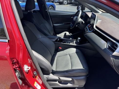 Used 2019 Toyota C-HR Limited image 13