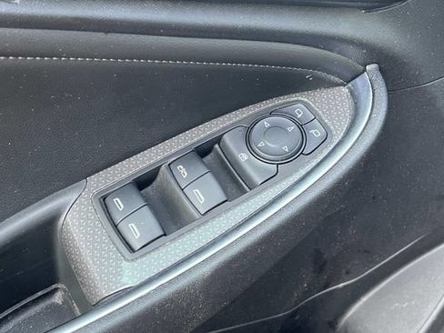 Used 2019 Chevrolet Malibu LT w/ Leather Package FWD image 6