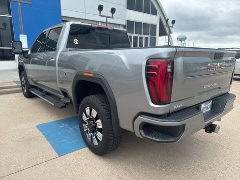 Used 2025 GMC Sierra 2500 Denali w/ Technology Package image 3