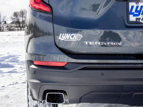 Used 2018 GMC Terrain SLE w/ Driver Convenience Package image 12