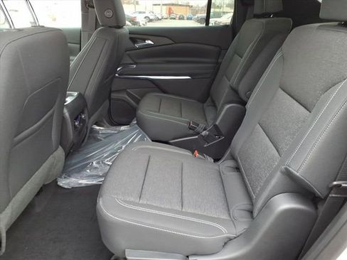 New 2026 Chevrolet Traverse LT w/ Midnight/Sport Edition AWD/4WD image 9