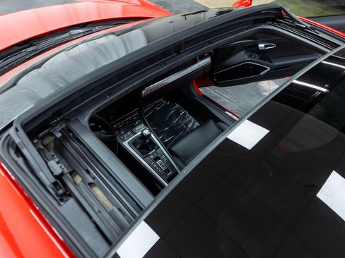 Used 2015 Porsche 911 Carrera image 33