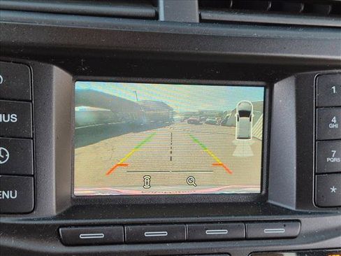 Used 2018 Ford Explorer XLT FWD image 11