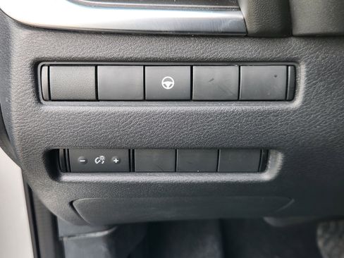 Certified 2021 Nissan Rogue SV image 24