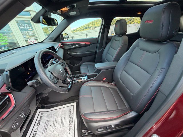 Used 2025 Chevrolet TrailBlazer RS w/ Convenience Package AWD/4WD image 32