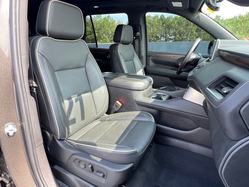 Used 2021 Chevrolet Tahoe Premier w/ Premium Package RWD image 20