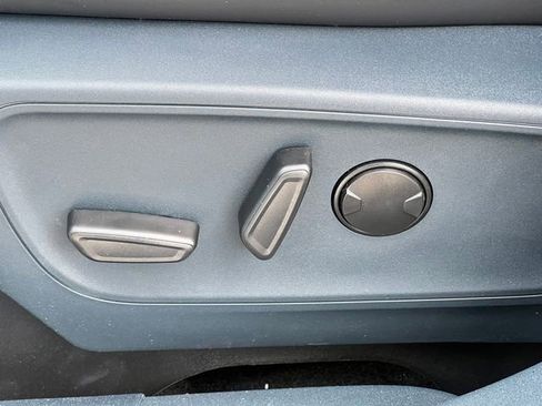 New 2026 Ford Maverick Lariat w/ Black Appearance Package image 13