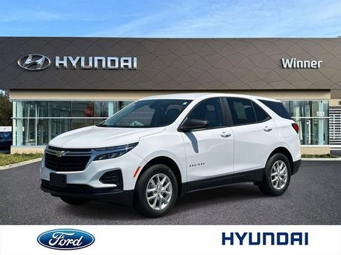 Used 2024 Chevrolet Equinox LS w/ LS Convenience Package AWD/4WD image 1