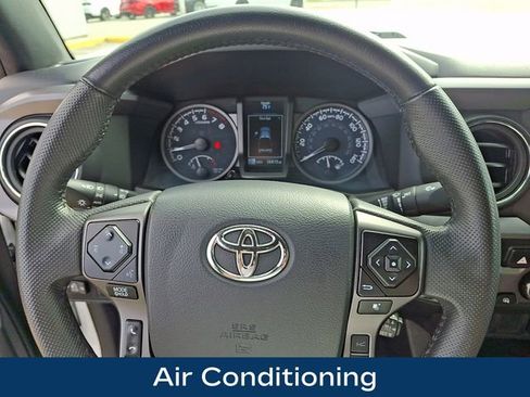 Used 2023 Toyota Tacoma TRD Sport image 4