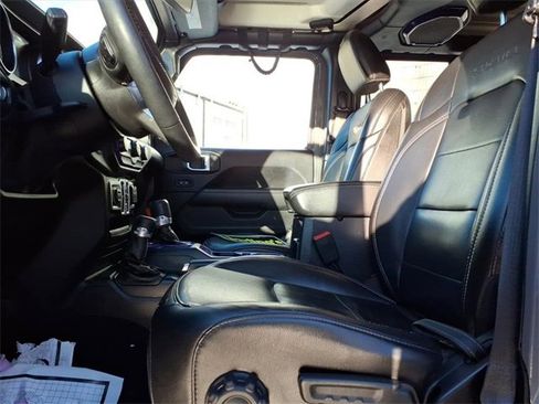 Used 2019 Jeep Wrangler Unlimited Sahara image 8