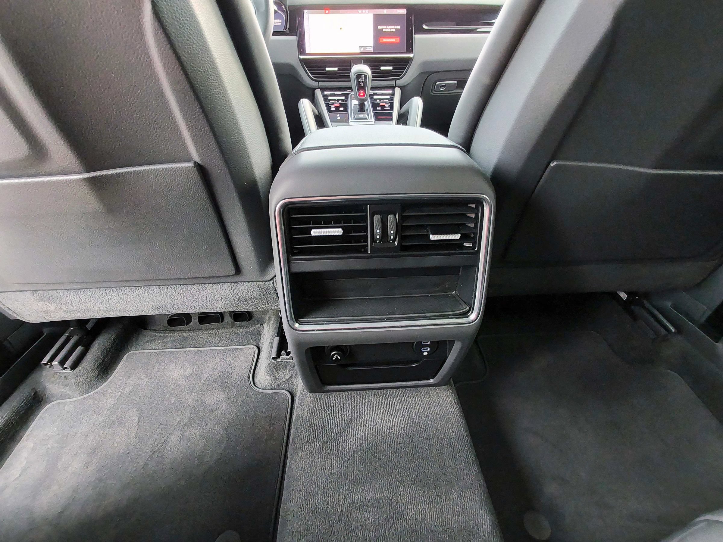 Used 2021 Porsche Cayenne Coupe AWD/4WD image 31