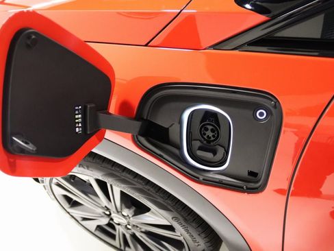 Used 2025 Cadillac Optiq Sport 2 w/ LPO, Floor Liner Package image 26