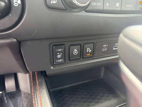 Used 2025 Nissan Frontier PRO-4X w/ Pro Premium Package AWD/4WD image 16