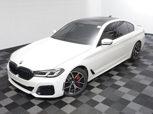 Used 2023 BMW 530i xDrive w/ M Sport Package AWD/4WD image 2
