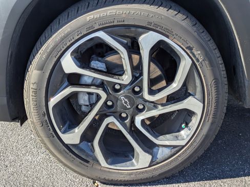 Used 2025 Chevrolet Trax RS w/ Sunroof Package image 31