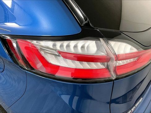 Used 2020 Ford Edge ST image 28