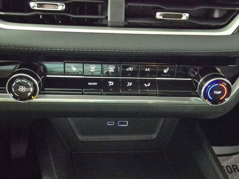 New 2026 Chevrolet Equinox LT image 17