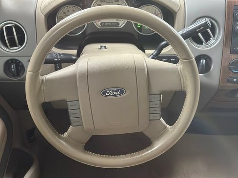 Used 2004 Ford F150 Lariat AWD/4WD image 3