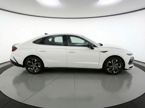 Used 2025 Hyundai Sonata SEL FWD image 11