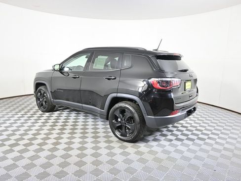 Used 2021 Jeep Compass Latitude w/ Sun and Sound Group AWD/4WD image 4