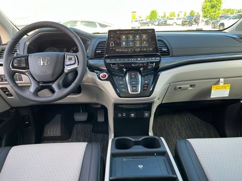 New 2026 Honda Odyssey Elite image 9