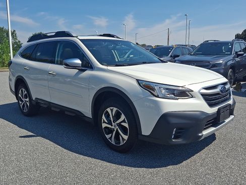 Used 2021 Subaru Outback Touring AWD/4WD image 3
