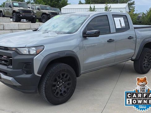 Used 2023 Chevrolet Colorado Trail Boss w/ Technology Package AWD/4WD image 1