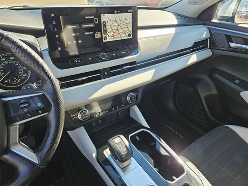 Used 2025 Mitsubishi Outlander SE image 20