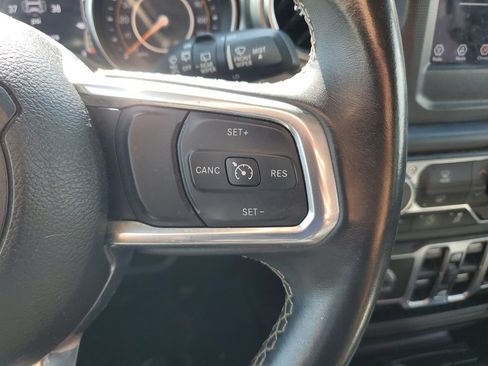 Used 2019 Jeep Wrangler Unlimited Sahara AWD/4WD image 22