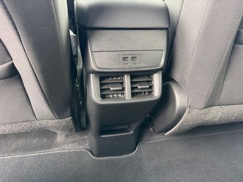 Used 2025 Chevrolet Equinox LT FWD image 15