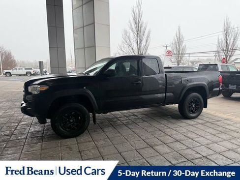 Used 2019 Toyota Tacoma SR w/ SX Package image 15