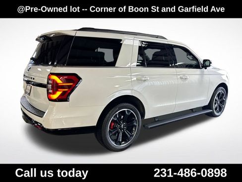 Used 2024 Ford Expedition Limited AWD/4WD image 5