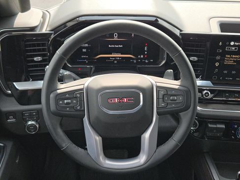 Used 2026 GMC Sierra 1500 SLT AWD/4WD image 19