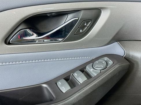 Used 2020 Chevrolet Traverse LT w/ Driver Confidence II Package image 19