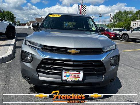 Used 2023 Chevrolet TrailBlazer LS AWD/4WD image 2