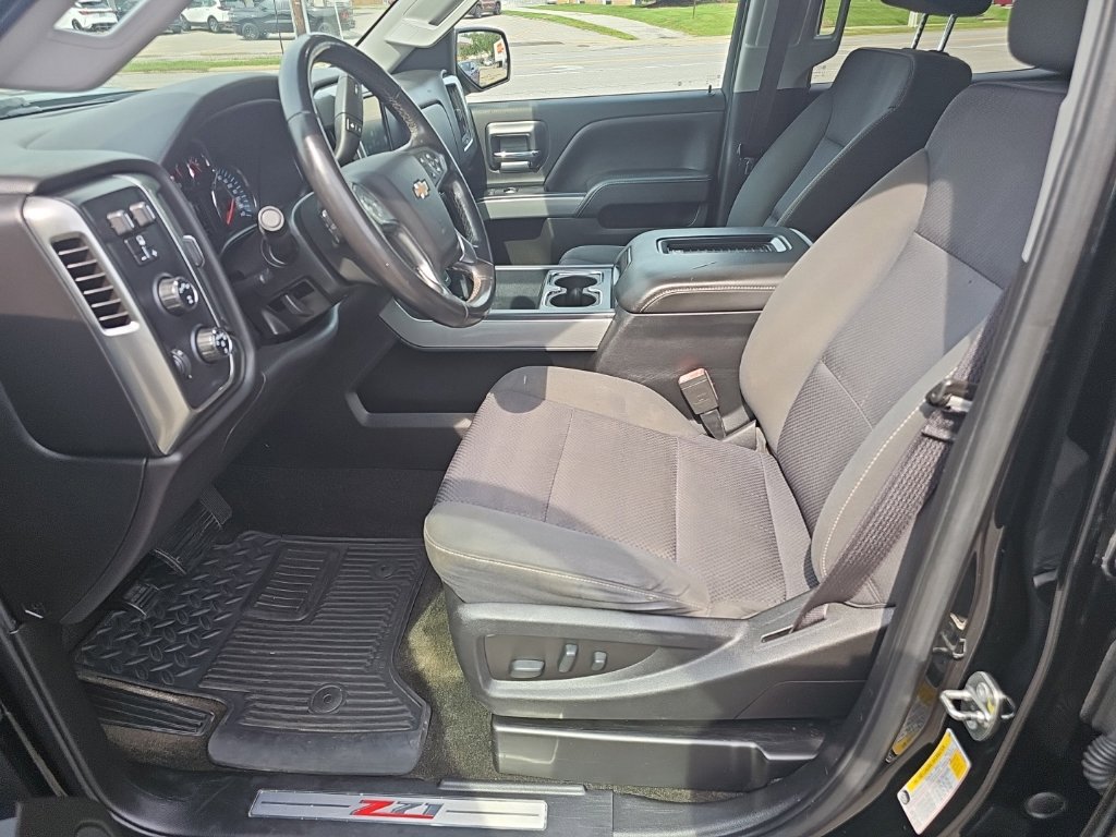 Used 2018 Chevrolet Silverado 2500 LT w/ Midnight Edition AWD/4WD image 2