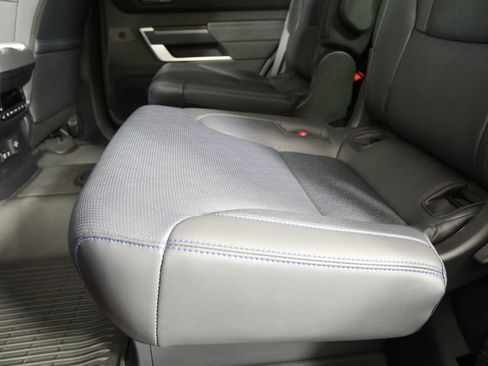 Used 2025 Toyota Sequoia Platinum image 15