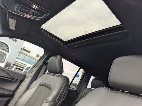 New 2025 Jeep Grand Cherokee Altitude RWD image 29