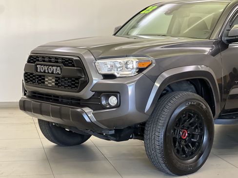Used 2023 Toyota Tacoma SR5 AWD/4WD image 28