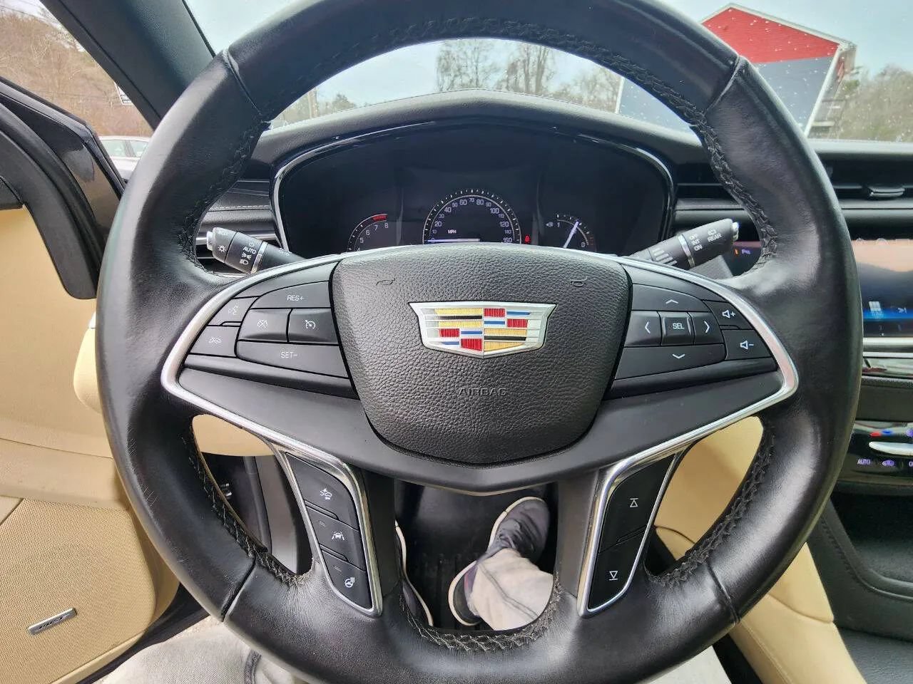 Used 2017 Cadillac XT5 Luxury w/ Driver Awareness Package AWD/4WD image 21
