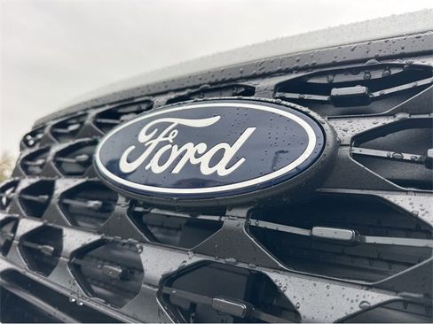 New 2026 Ford Maverick XL image 18