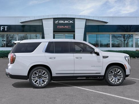 New 2026 GMC Yukon Denali Ultimate w/ LPO, Floor Liner Package AWD/4WD image 9