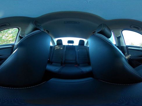 Used 2025 Volkswagen Jetta SE image 36