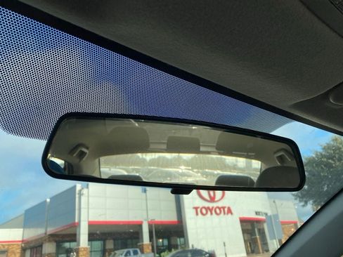 Used 2012 Toyota Corolla LE FWD image 21