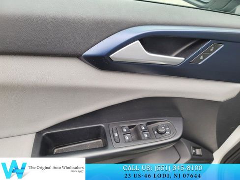 Used 2022 Volkswagen Taos SE image 15