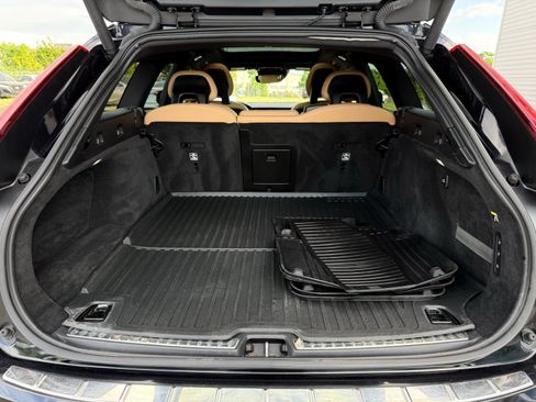 Used 2018 Volvo V90 T5 Cross Country w/ Convenience Package AWD/4WD image 50