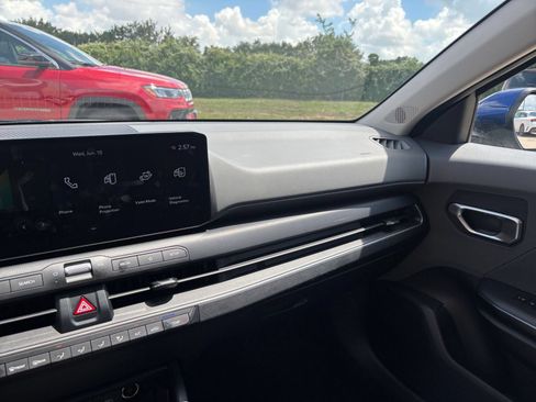 Used 2025 Kia K4 FWD image 34