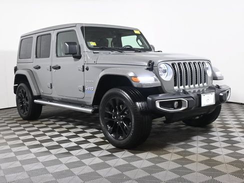 Used 2021 Jeep Wrangler Unlimited Sahara w/ Cold Weather Group AWD/4WD image 9