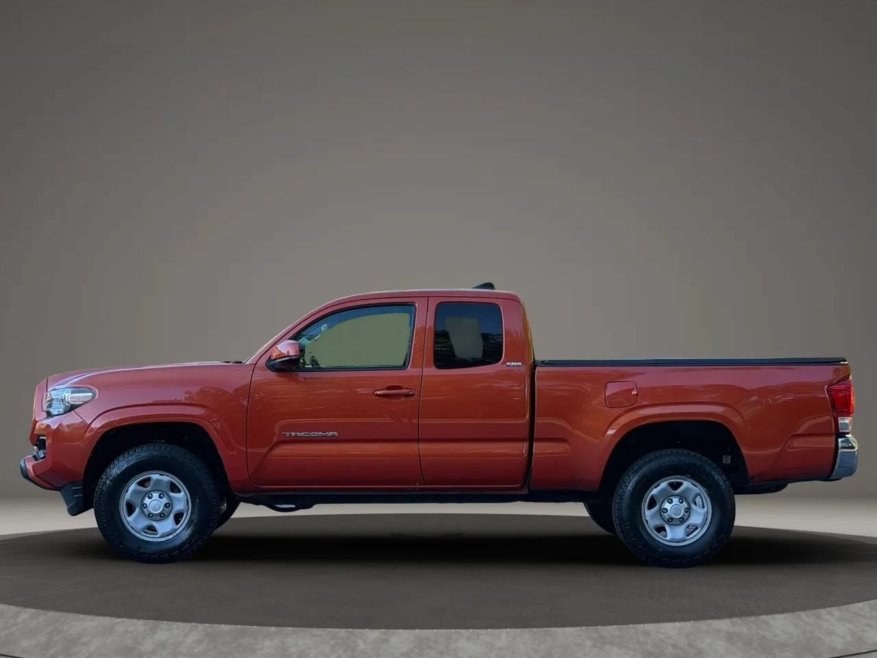 Used 2016 Toyota Tacoma SR5 RWD image 8