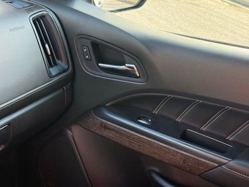 Used 2022 GMC Canyon Denali image 40